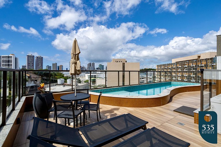 Apartment in Building with Pool and Fitness Center