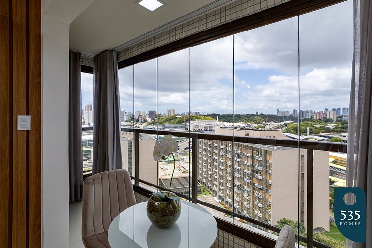 Apartment in Building with Pool and Fitness Center