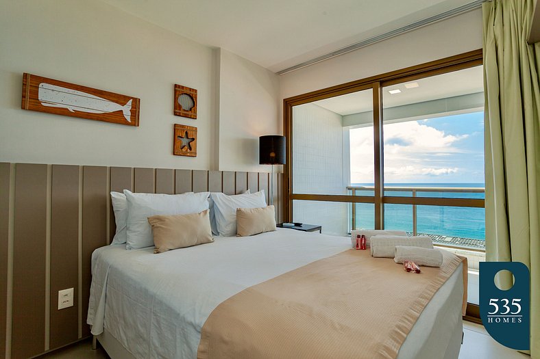 Bedroom and living room with sea view and modern amenities