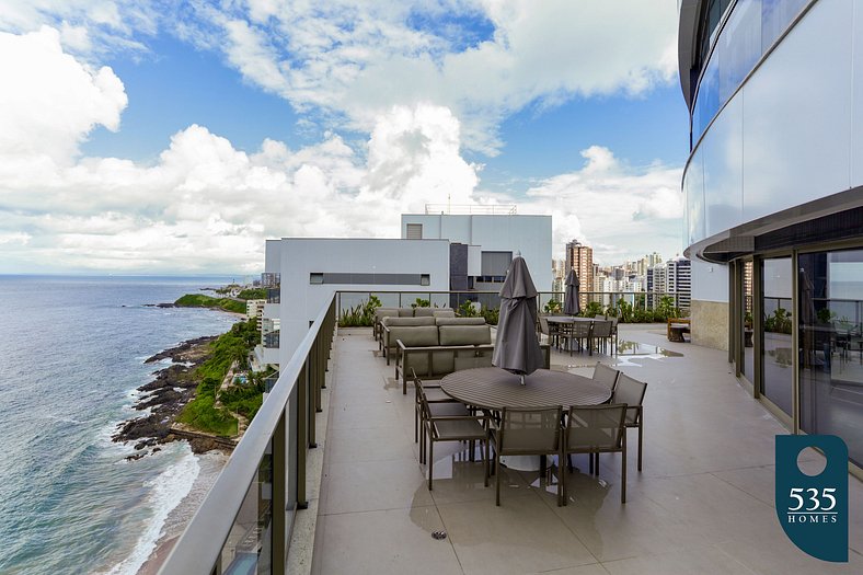 Modern apartment with beach access