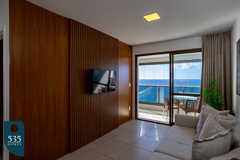 One-Bedroom Apartment 290m from Farol da Barra