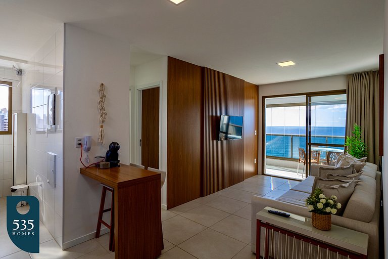 One-Bedroom Apartment 290m from Farol da Barra