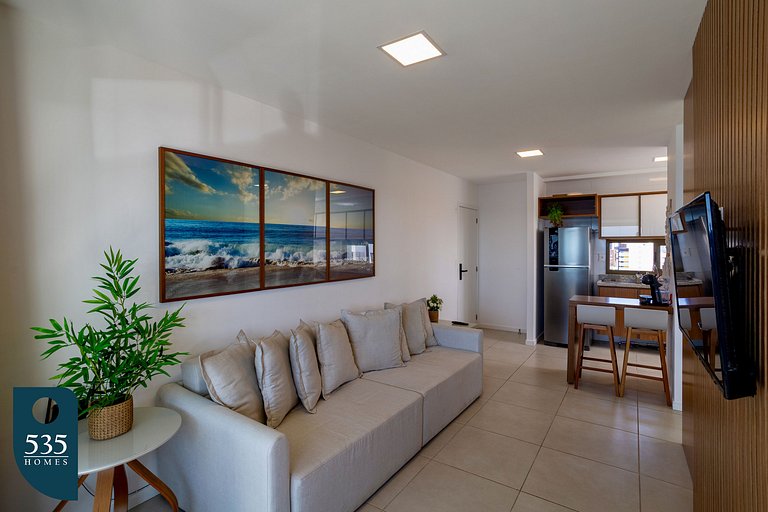 One-Bedroom Apartment 290m from Farol da Barra