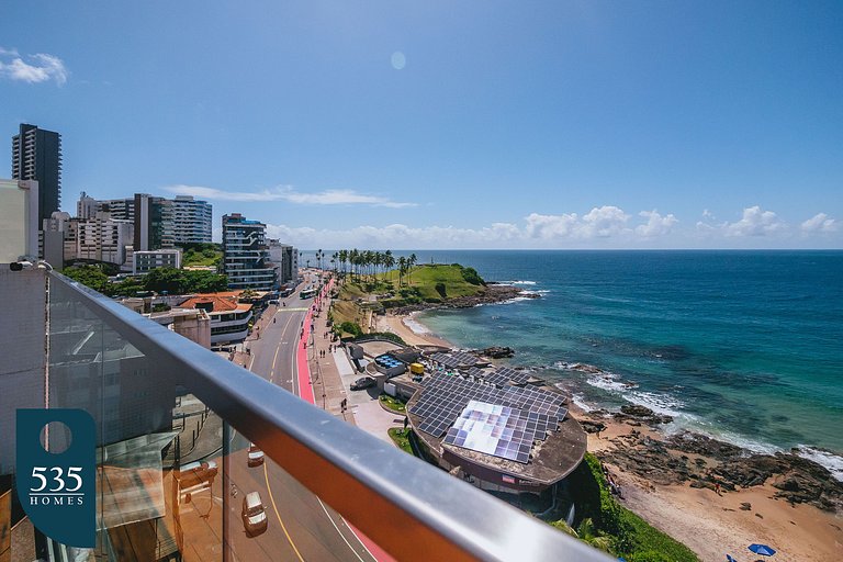 Quarto e Sala Vista Mar a 300m do Farol da Barra